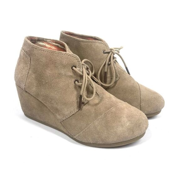 TOMS Desert Wedge Suede Ankle Bootie Lace Up Boots  TAN Women Size 8 - Picture 1 of 8